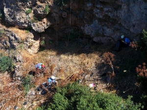 Dağcılar 40 Metrelik Falezleri Çöpten Arındırdı