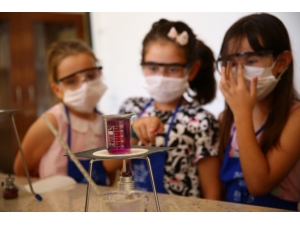 Büyükşehir Belediyesinin Bilim Yuvası Dolup Taşıyor