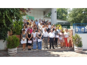 Başarılı Öğretmenler Ödüllendirildi