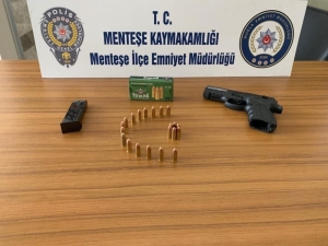 Menteşe’deki Şok Uygulamada Ruhsatsız Silah Yakalandı