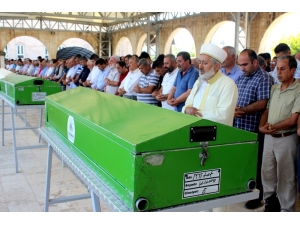Hatay’da Boğulan 2 Kardeş Adıyaman’da Defnedildi
