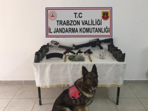 Uyuşturucu Baskınlarından Cephane Çıktı