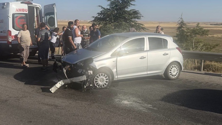lastigi-patlayan-arac-bariyerlere-girdi-1-i-cocuk-3-yarali