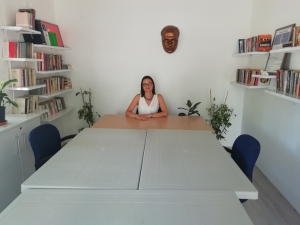 Kadın Muhtar Boş Teslim Aldığı Muhtarlığa Kütüphane Yaptı