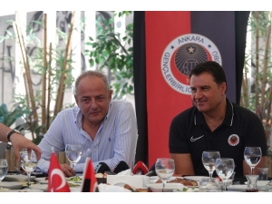 Gençlerbirliği’nde Başkan Cavcav İle Mustafa Kaplan Basın Mensupları Buluştu