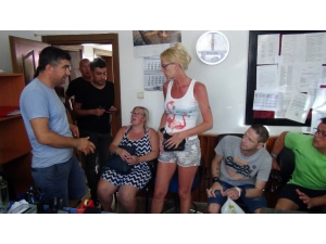 Belçikalı Turistten Dilenci Kadına Hırsızlık Suçlaması