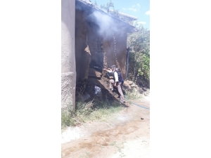 Kırşehir’de Yanan Ev Kullanılmaz Hale Geldi