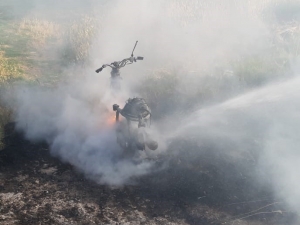 Ayvalık’ta Zeytinlik Alanda Park Halindeki Motosiklet Küle Döndü