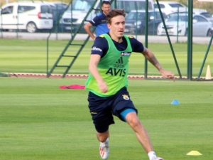 Max Kruse Göz Doldurdu