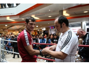 Dünyaya Meydan Okuyan İki Türk