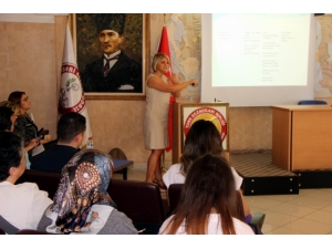 “Lavanta Yağı En İyi Sakinleştiricilerdendir”