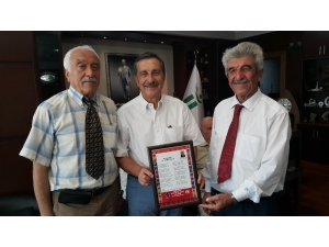 Esküder’li Şairler Başkan Ataç İçin Şiir Yazdılar Ve Takdim Ettiler