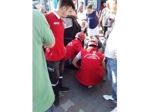 Araç İçinde Unutulan Köpeği İtfaiye Kurtardı