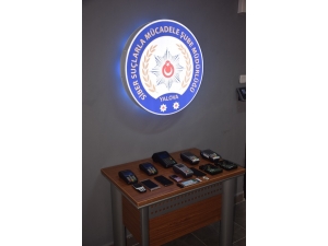 Müşterilerin Kart Bilgilerini Kopyalamak İçin Lokanta Açtılar