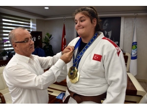 Avrupa Şampiyonu Judocu Altınla Ödüllendirildi