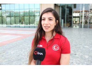 Evin Demirhan: “Ben Bir Tarih Yaşamak İstiyorum”