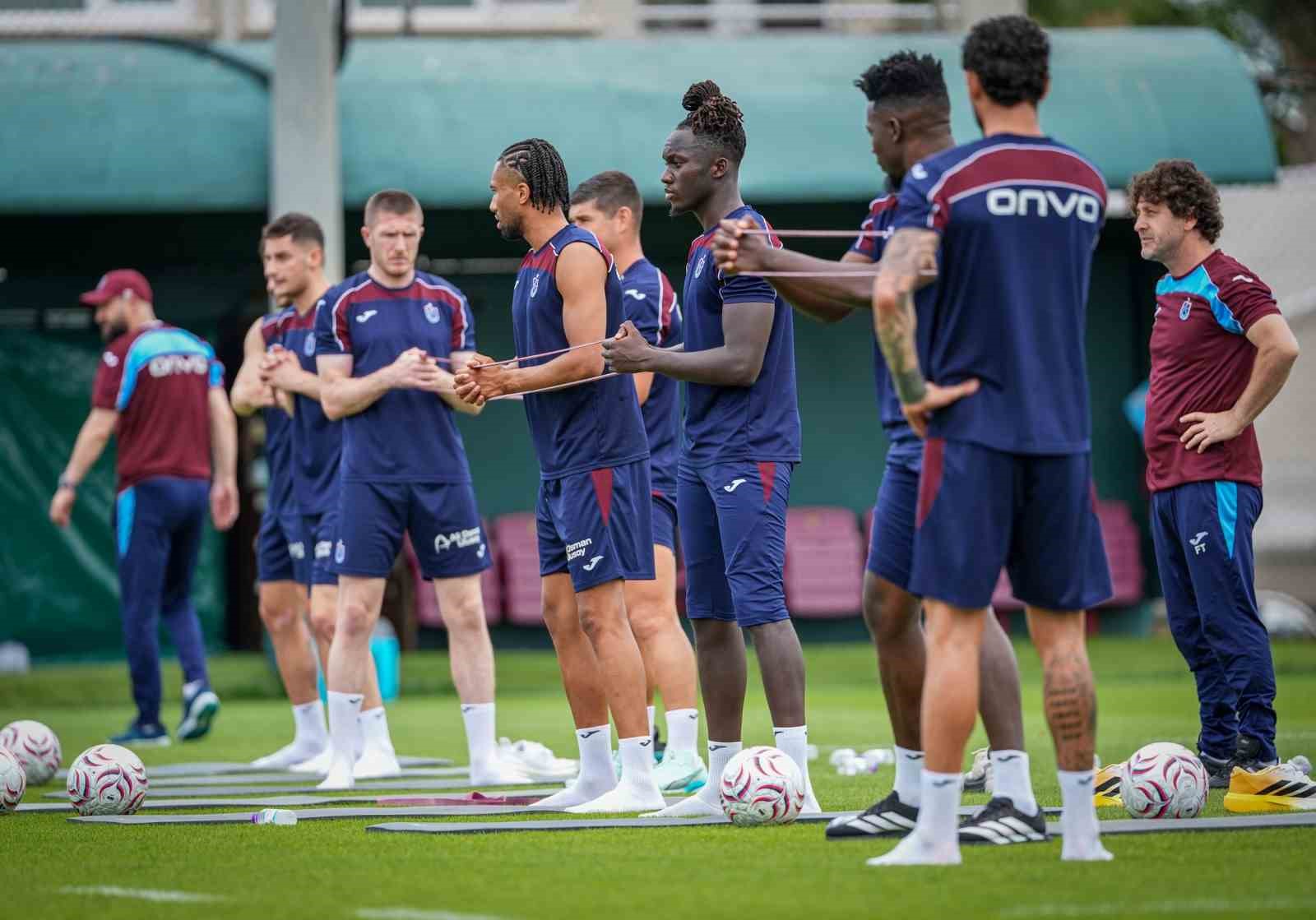 trabzonspor-onuachu-disinda-tam-kadroya-yaklasti