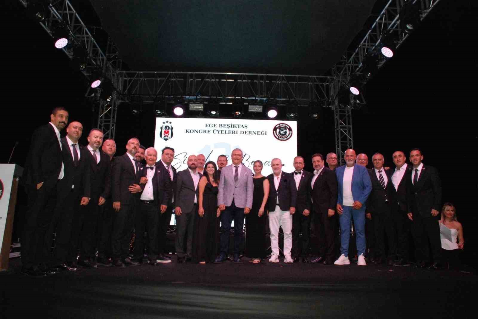hakan-daltaban-ege-besiktas-kongre-uyeleri-dernegi-nin-duzenledigi-geceye-katildi