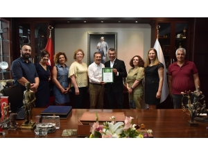 Tepebaşı Belediye Başkanı Ahmet Ataç Adına 10 Fidan