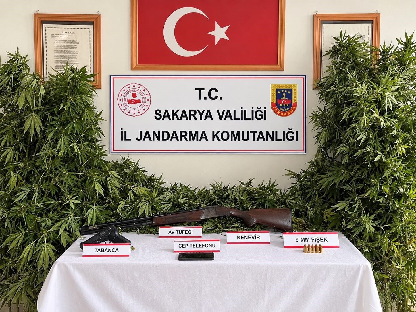 jandarmadan-3-ilcede-uyusturucu-operasyonu-3-tutuklama