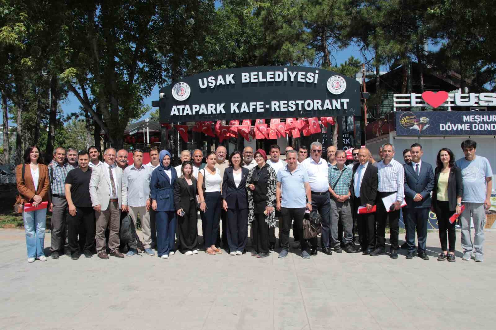 usak-belediye-baskan-vekili-terekeci-ozkan-basin-mensuplari-ile-bir-araya-geldi