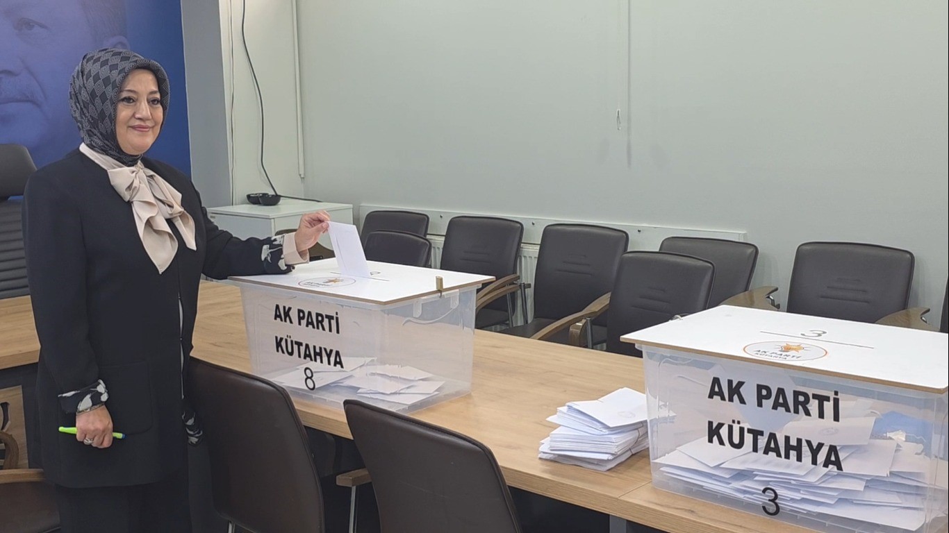 ak-parti-kutahya-merkez-ilce-baskanligi-icin-temayul-yoklamasi-yapildi
