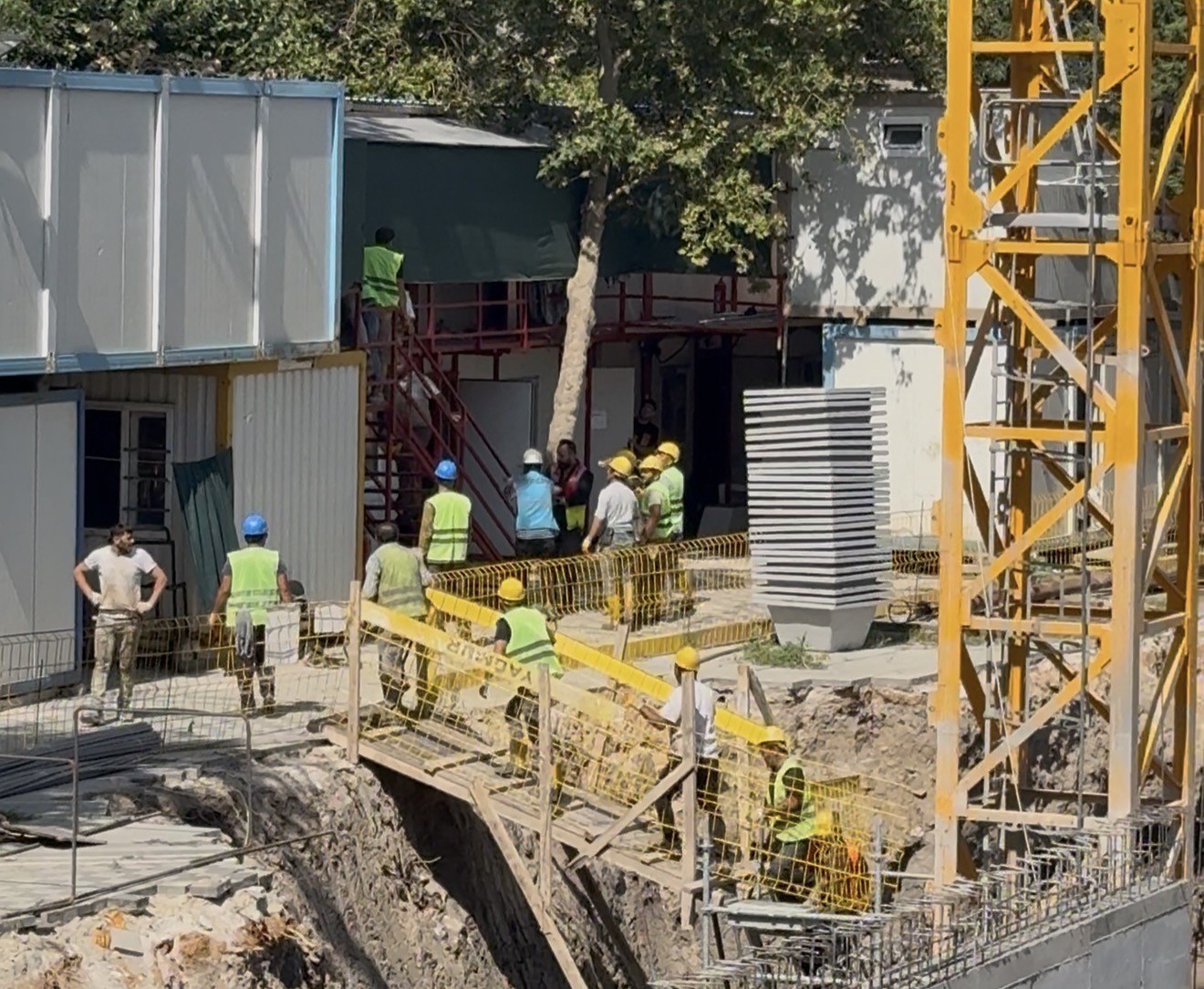 luleburgaz-da-insaat-santiyesinde-kavga-5-isci-yaralandi