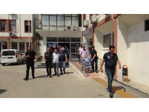 Sahte Alkol Olayıyla İlgili 5 Kişi Tutuklandı