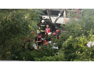 Tem Otoyolu’nda Feci Kaza: 1 Ölü, 7 Yaralı