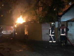 Ankara Altındağ’da Çıkan Yangında 2 Ev Kül Oldu