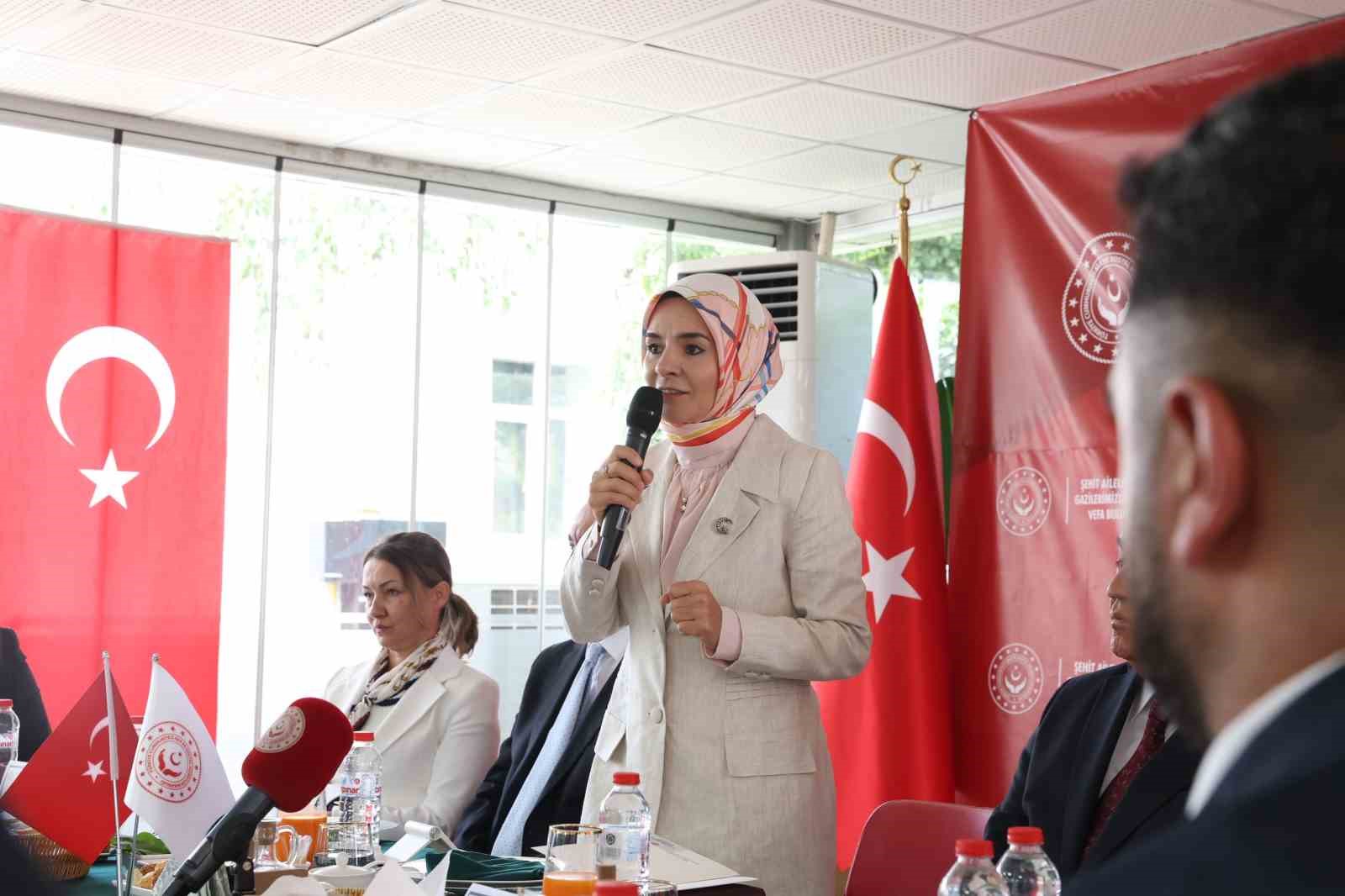 bakan-goktas-mus-ta-sehit-aileleri-ve-gazilerle-bulustu