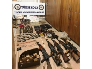 Yüksekova’da Çok Sayıda Silah Ve Patlayıcı Madde Ele Geçirildi