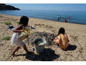 Kapıdağ’ı Gezdiler, Plastik Atık Topladılar