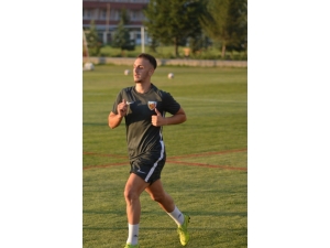 Ömer Uzun, İlk Antrenmanına Çıktı