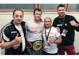 Türk Boks Kulübünden İki Altın Kemer