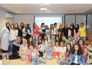 Akademi Lise Yaz Aylarında Dolu Dolu