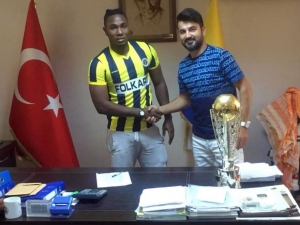Menemenspor’dan İki İmza