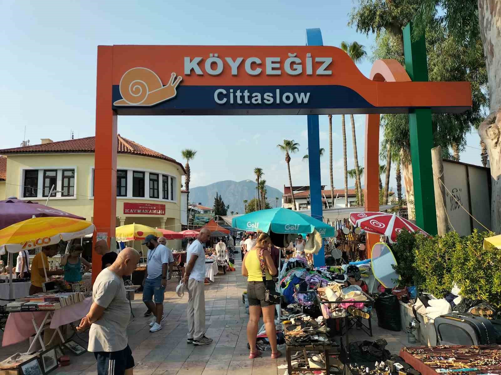 koycegiz-de-ikinci-el-pazari-sicak-havadan-etkilendi