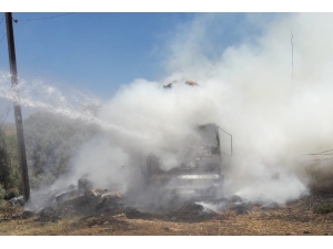 Saman Yüklü Kamyon Kül Oldu