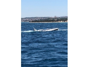 Çeşme’de Kaza Yapan Lüks Tekneye Hayati Operasyon: 5 Kişi Kurtarıldı