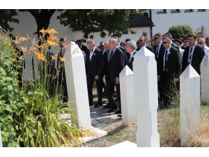 Cumhurbaşkanı Erdoğan, Aliya İzzetbegoviç’in Kabrini Ziyaret Etti