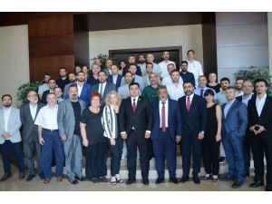 Tesis Yönetim Sektörü İş Adamı Suat Sandal Başkanlığında Toplandı
