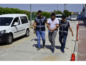 Parasını İsteyen Şahsı Vurmak İsterken Arkadaşını Öldürdü