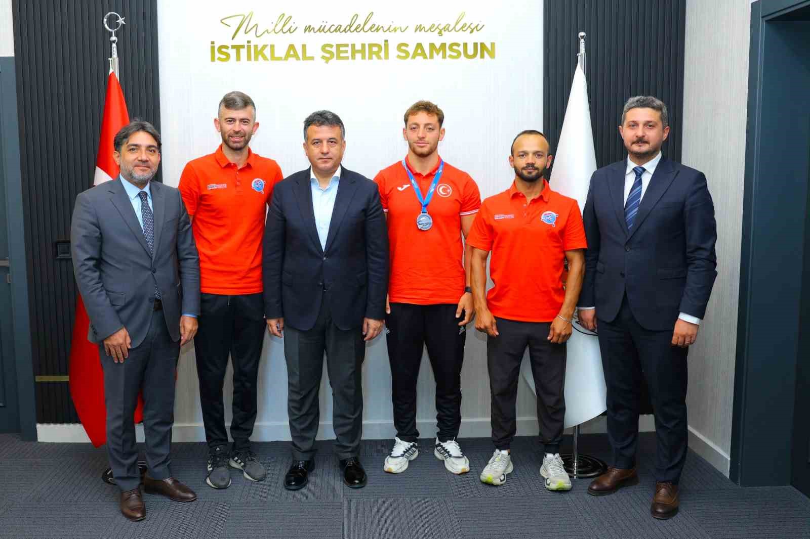 baskan-dogan-dan-avrupa-ikincisi-milli-sporcuya-kutlama