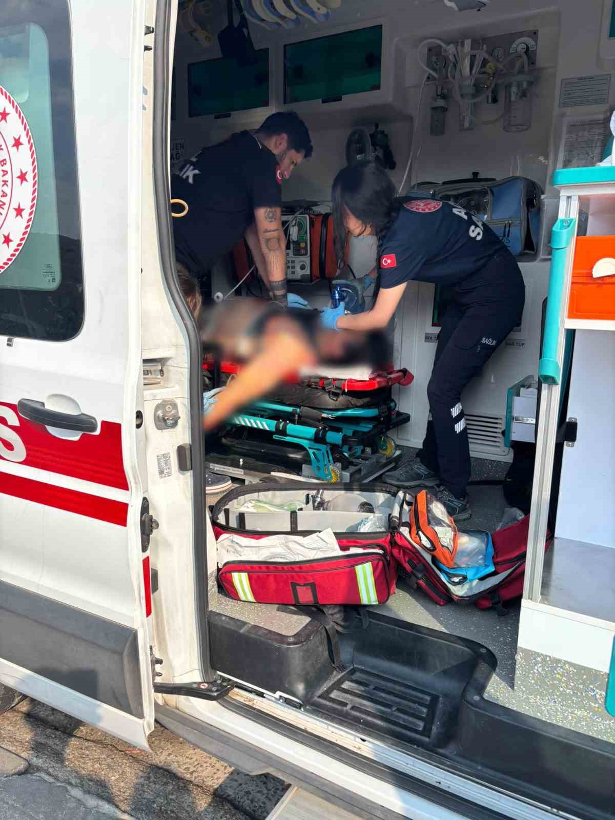 once-servis-aracina-ardindan-tira-carpan-motosiklet-surucusu-agir-yaralandi