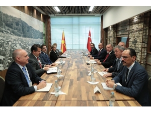 Cumhurbaşkanı Erdoğan, Kuzey Makedonya Cumhurbaşkanı Pendarovski İle Görüştü