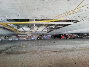 İki Bina Arasında Mahsur Kalan Kedi Kurtarıldı