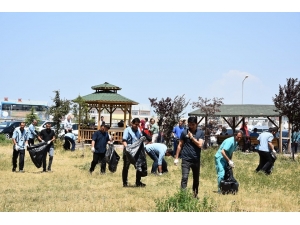 Van Eğitim Ve Araştırma Hastanesinde Çöp Toplama Seferberliği