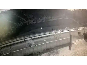 Tosya’da 3 Kişinin Yaralandığı Cip Kazasında Kameralara Yansıdı