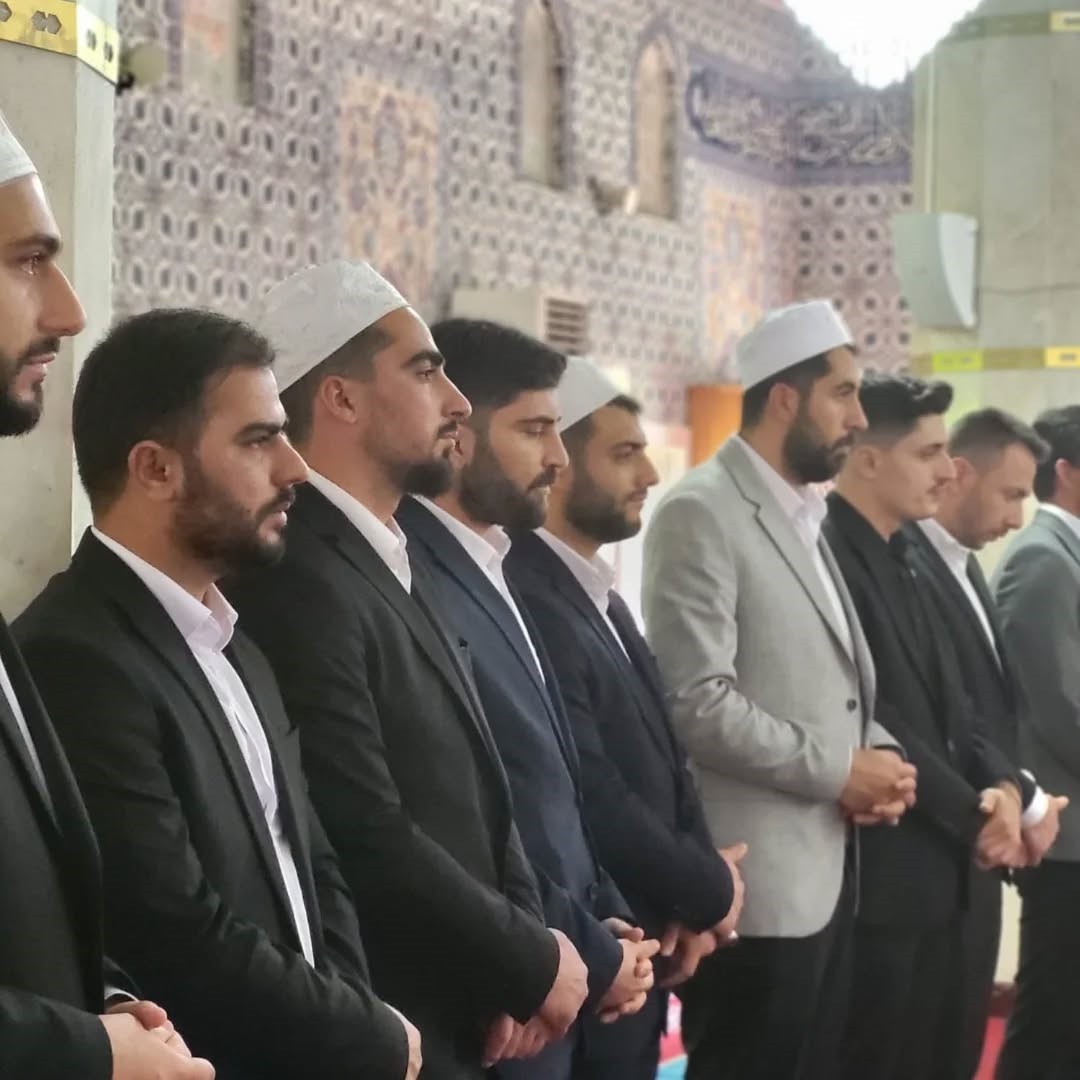 ezani-en-guzel-okumak-icin-yaristilar